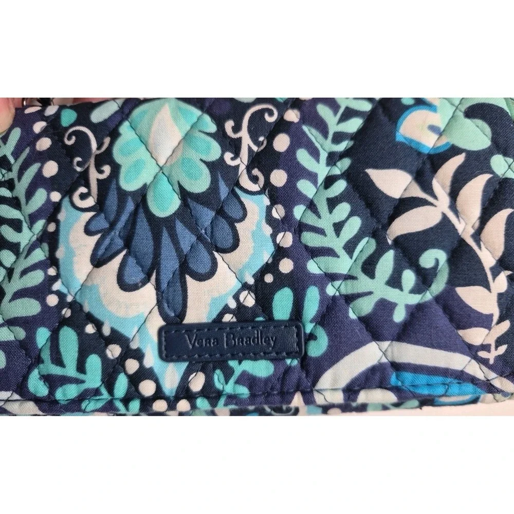 Vera Bradley Blue Island RFID Trifold Wallet Wristlet Retired New Without Tag - Picture 11 of 14
